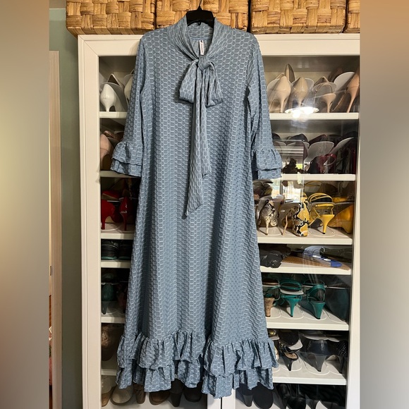 LuisaLove30 Dresses & Skirts - LuisaLove30 Blue Maxi Dress with Bow Collar